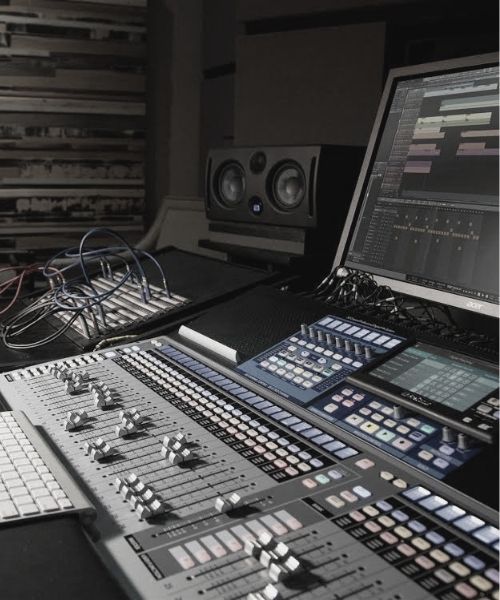 Instant mix feedback from professional mixing engineers